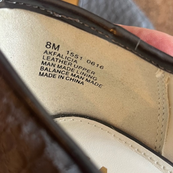 Anne Klein Gray Pumps, Faux-Animal and Zipper Styling, Size 8 - Picture 4 of 7